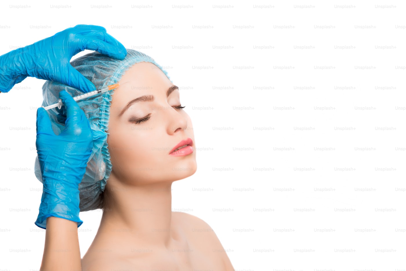 Aplicação de harmonização facial na Clínica Aura